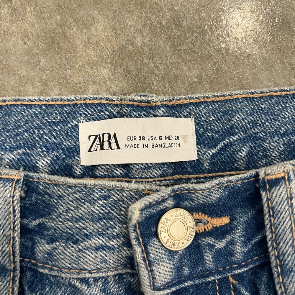 Zara Classic Blue Denim Jeans - Picture 2 of 3